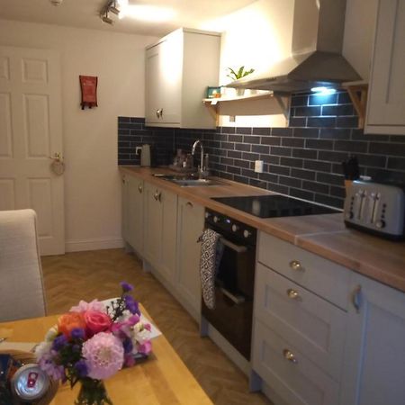 The Eaves, Glastonbury High Street 2 Bed 2 Bathroom Apartment Bagian luar foto