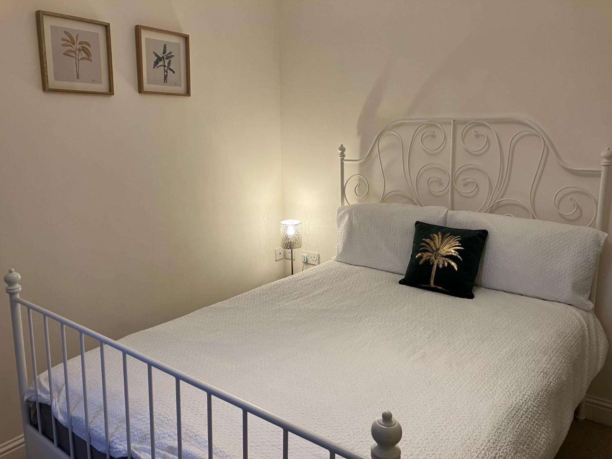 The Eaves, Glastonbury High Street 2 Bed 2 Bathroom Apartment Bagian luar foto
